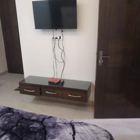 Hotel Uday Raj By Wb Inn Агра Экстерьер фото